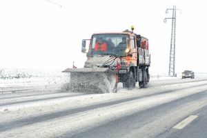 INFOTRAFIC: Strat de zăpadă pe 7 tronsoane de drumuri naţionale din Alba. Circulaţie în condiţii de iarnă, în tot judeţul