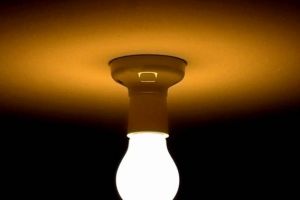 A venit curentul! În Arieşeni şi Avram Iancu, s-au remediat avariile produse la reţeaua electrică în urma ninsorilor abundente