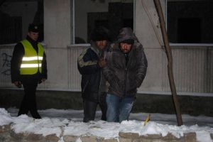 Acţiuni pentru oamenii străzii. Zeci de persoane fără adăpost salvate din ger de Poliţia Locală