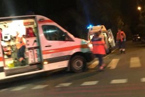 O ambulanţă care TRANSPORTA UN PACIENT, implicată într-un GRAV ACCIDENT