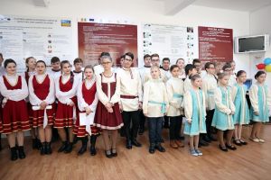 Ruşii lipoveni din Fălticeni au întâmpinat Anul Nou pe rit vechi prin colinde şi dansuri ...