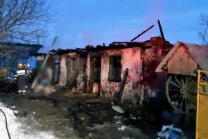 Un bătrân a murit într-un incendiu care a cuprins casa în care locuia, din satul Mitocaş