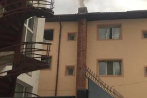 VIDEO – PERICOL DE EXPLOZIE PE STRADA HENRI COANDA! La Ramnicu Valcea este nevoie sa moara oameni pentru ca institutiile sa intervina!