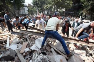  Imagini tragice dupa seismul care a zguduit Mexicul. Peste 200 de morti (fotoreportaj)