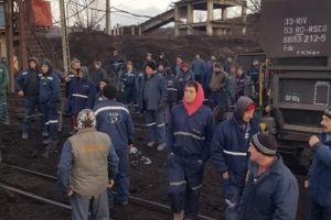 David şi Enescu au reuşit să trimită de la Cariera Roşiuţa cele 16 vagoane cu cărbune spre Işalniţa!