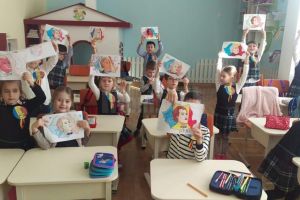 Preşcolarii şi şcolarii de la Grădiniţa şi Școala 
