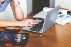 Facebook plănuieşte să investească 300 milioane de dolari în domeniul jurnalismului