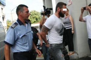 PITEŞTEAN ARESTAT DUPĂ CE I-A SPART MAXILARUL UNUI TÂNĂR!