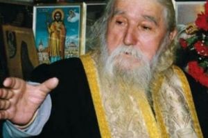 Cea mai tulburătoare mărturisire a celebrului părinte Cleopa! „Mirosea în urma lui numai a friptură de COPII PROASPEȚI! Îl tăia bucăţi şi îl punea în tigaie să se frigă”