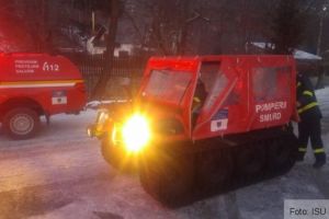 O tânără din Moieciu de Jos a născut acasă, din cauza drumului înzăpezit