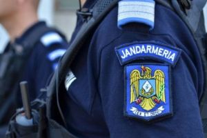 Scandal aplanat de jandarmi la Viişoara. Dosar penal şi amenzi după ce trei bărbaţi s-au luat la bătaie