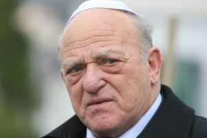 Aurel Vainer, preşedintele Federaţiei Comunităţii Evreieşti, premiat de FDGR