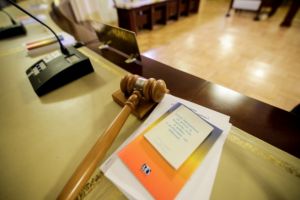 CCR : Exista conflict între MP şi Parlament pe tema protocoalelor cu SRI