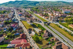 Un oraş din Alba, locul unde oamenii pot avea un viitor mai bun acasă. Au fost atraşi investitori şi s-a dezvoltat, după ce şomajul ajunsese la 25%