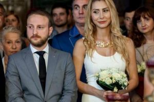 EXCLUSIV EVZ. SECRETELE FAMILIEI TINU. DIVORȚUL ANULUI. Violenţă, amantlâcuri, interese financiare! Povestea unei iubiri începute la Bucureşti şi sfârşită la Paris. Alberta şi Andrei Tinu, divorţ cu cântec