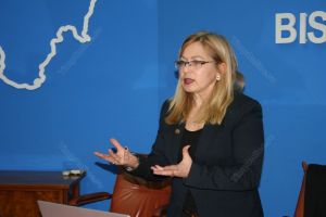 Cristina Iurişniţi: Domnilor primari, când va fi şcoala prioritatea comunităţii pe care o administraţi?