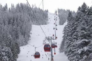 Viscolul a afectat transportul pe cablu şi Cupa Corona la schi din Poiana Braşov