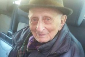 Angajaţii care au grijă de bătrâni pot lucra patru ore şi primesc salariu pentru opt ore