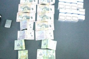 Constanta. Persoane care ofereau spre vanzare tigari fara timbru, sanctionate de politistii locali