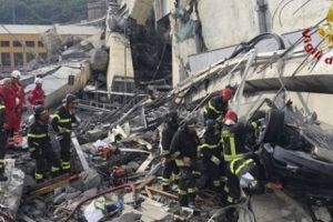 PANICĂ la Bruxelles. Un POD s-a PRĂBUȘIT peste AMBARCAȚIUNI