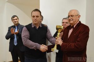 Vernisajul fotojurnaliştilor: Fotograful BIHOREANULUI, Szilágyi Loránd, a primit Cupa Fotoreporterilor Bihoreni (FOTO)