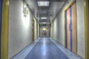 Spitalele din Bucureşti închid secţii ATI şi limitează accesul la pacienţi. Află care e programul de vizite la cele mai importante spitale din Capitală