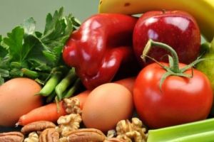 Dieta ideală pentru sănătatea planetei: Mai mute nuci şi mai puţină carne