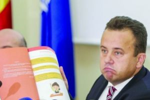 Manualul unic, un experiment eşuat