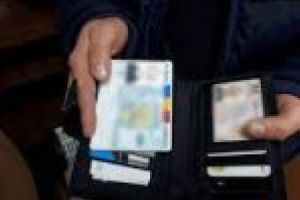 Carte de identitate falsa, gasita asupra unui barbat de 39 de ani