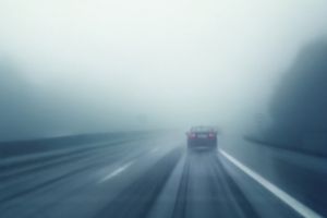 Cod galben de ceaţă şi chiciură în mai multe judeţe, vineri