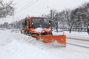 CNAIR: Regionalele au suficiente utilaje şi material antiderapant pentru intervenţiile pe timp de iarnă