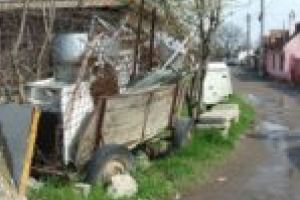 Mai bine mai târziu decât niciodată. După 11 ani, Robu promite să facă în sfârşit ceva în cartierul Kuncz. Cu buldozerele!