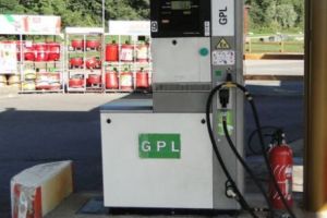 De ce e mai ieftin gazul de la staţiile GPL faţă de cel de butelie