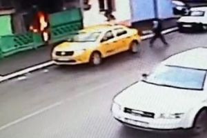 Constănţean surprins când incendia o casă, reţinut de poliţişti