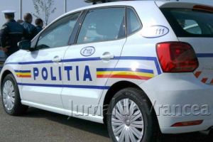 Doi adolescenţi au spart şcoala şi dispensarul din Jariştea