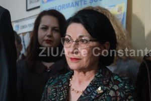 Ministrul Educatiei, Ecaterina Andronescu, la Constanta: Vom dota scolile cu table inteligente, iar elevii, cu tablete“