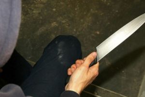 O femeie din Mănăstirea Humorului a fost ucisă de soţul ei din gelozie. Bărbatul s-a sinucis apoi cu un cuţit