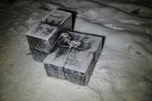 Patru focuri de armă şi ţigări de aproape 40.000 de euro reţinute la Ulma