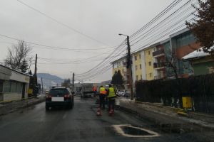 Cum ştie Primăria Bistriţa câte gropi sunt pe străzi. Când sunt astupate