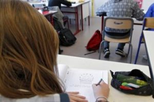Franţa, marea mobilizare:  „Stilourile Roşii”  ies în stradă
