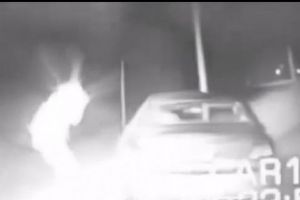 Moment bizar: Un ofiţer de poliţie pare să fie „teleportat”. VIDEO spectaculos în articol