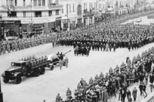 Ziua în care la Radio Bucureşti s-a auzit zgomotul CUIELOR bătute în SICRIUL lui Gheorghiu-Dej