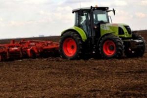 CÂT CÂŞTIGĂ un tractorist în România? Cifrele îi vor uimi pe mulţi. News alert social