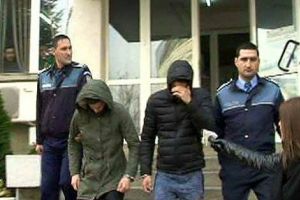 Furau maşini la Piteşti, le abandonau la Moşoaia