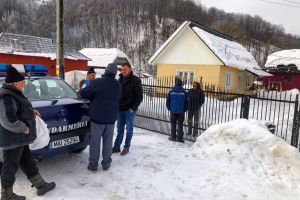 Localnicii din Târlişua, avertizaţi de veterinari şi jandarmi. Măsurile luate