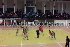 Imagini de la eveniment: BC Athletic Constanta a cedat in disputa cu Dinamo Știinta Bucuresti. In sfertul trei, gazdele s-au apropiat la trei puncte (galerie foto) 