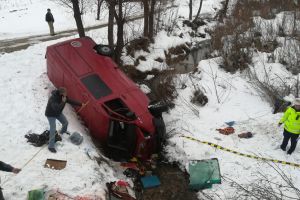 O persoana a murit şi cinci au fost rănite într-un accident