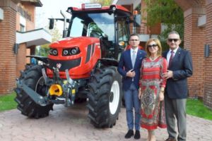 TRACTORUL 100% ROMÂNESC DUPĂ CARE TÂNJESC FERMIERII ARGEŞENI