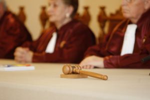 În litigiile evaluabile în bani se poate declara recurs. Decizie finală a Curţii Constituţionale