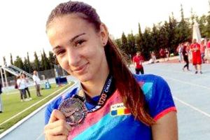 Denisa Bota a fost premiată de Federaţie